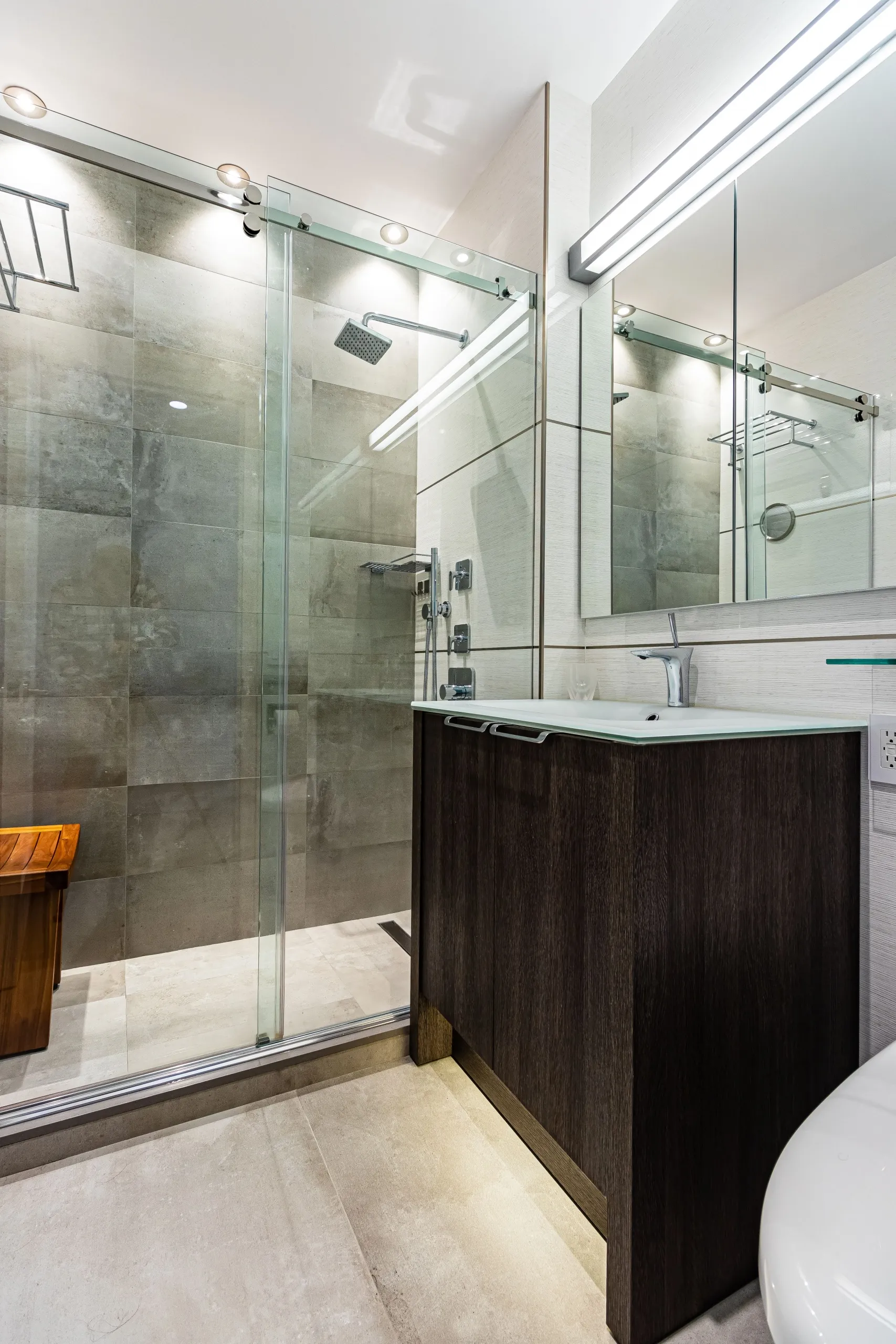 Manhattan New Bathroom Renovation: Modern Spa-Inspired Design - Photo 4