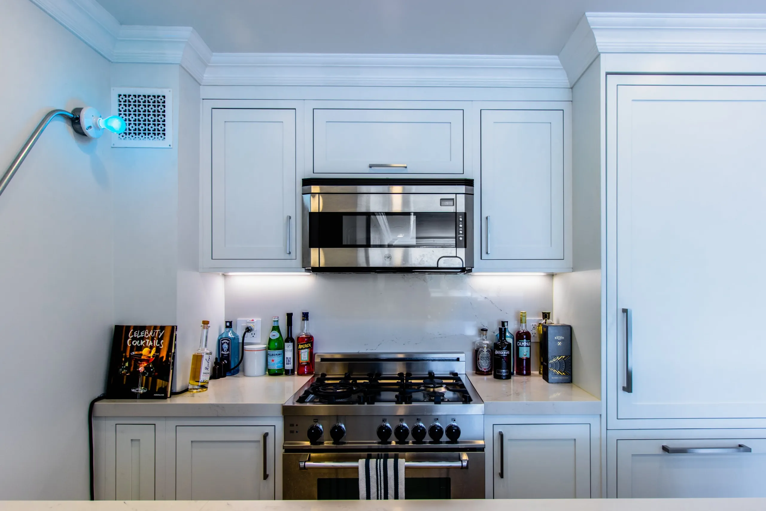 Manhattan Full Apartment Renovation: Contemporary Full-Scale Redesign - Photo 2