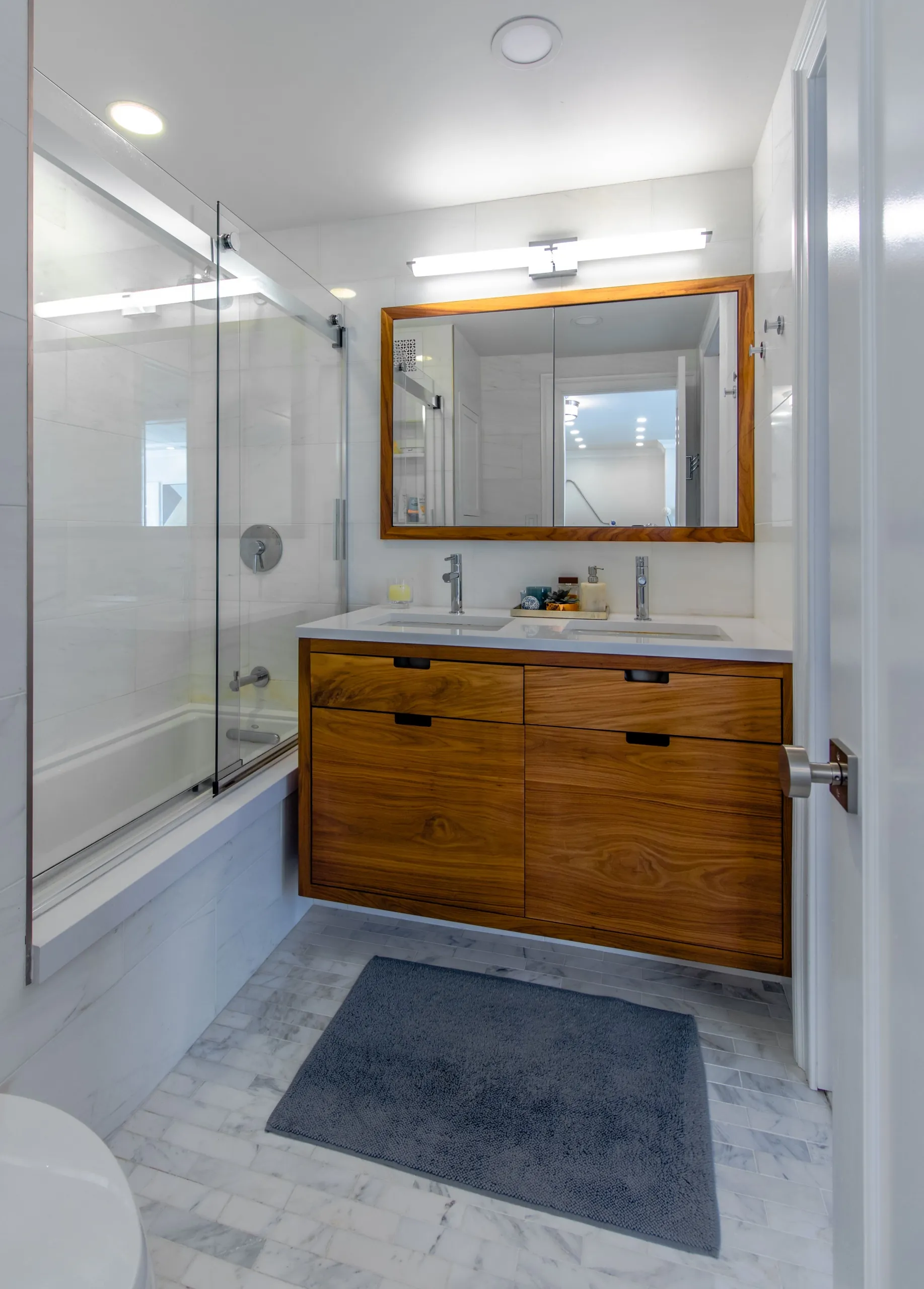 Manhattan Full Apartment Renovation: Contemporary Full-Scale Redesign - Photo 7