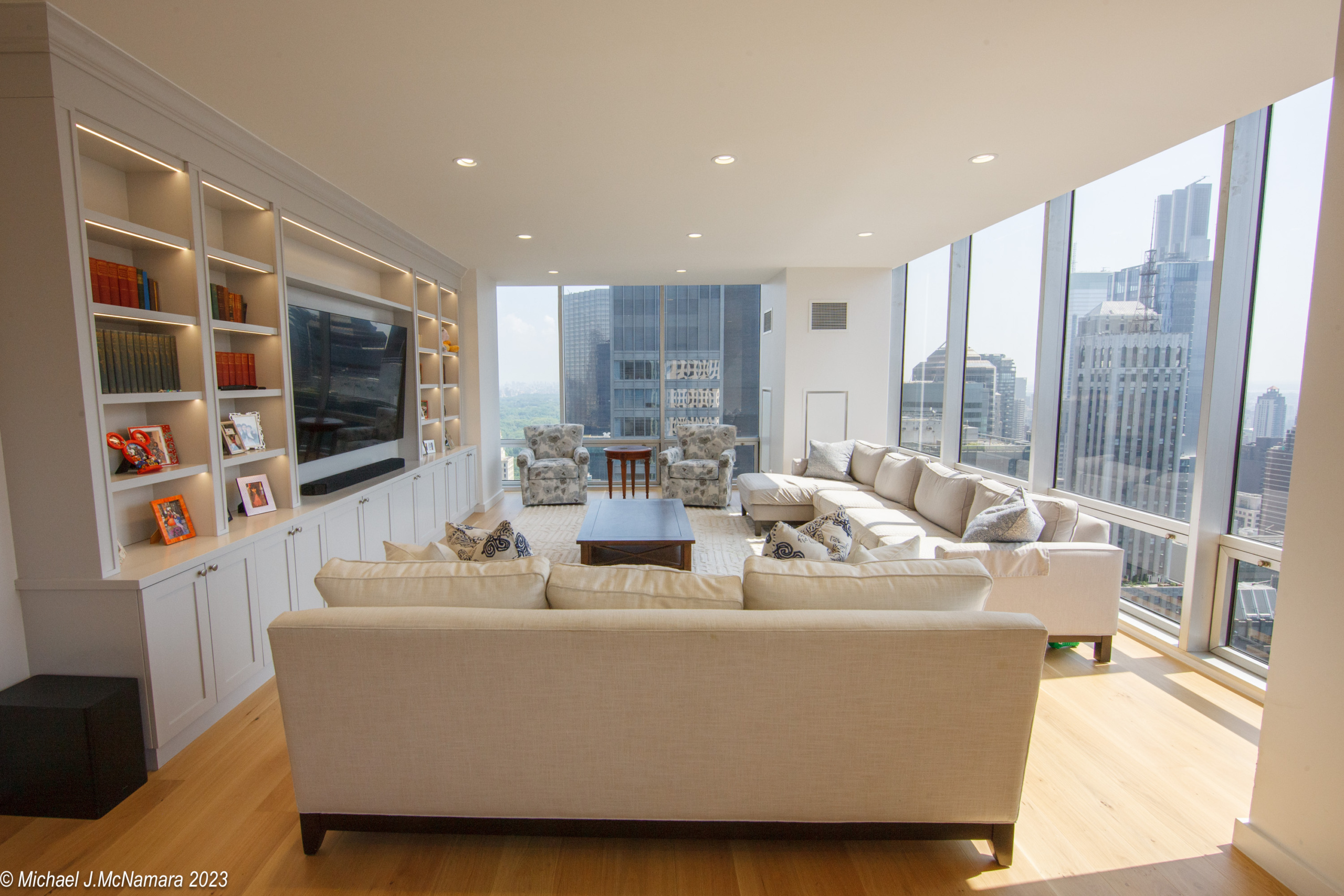 Living Room Design: Knockout Renovation, New York